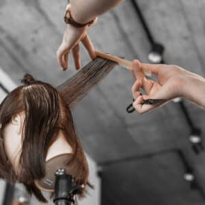 Etapy strzyżenia włosów